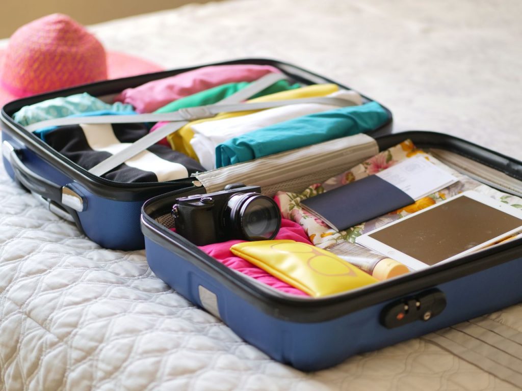 6 Staples to Pack for a A Stylish — And Effortless — Summer Weekend Away
